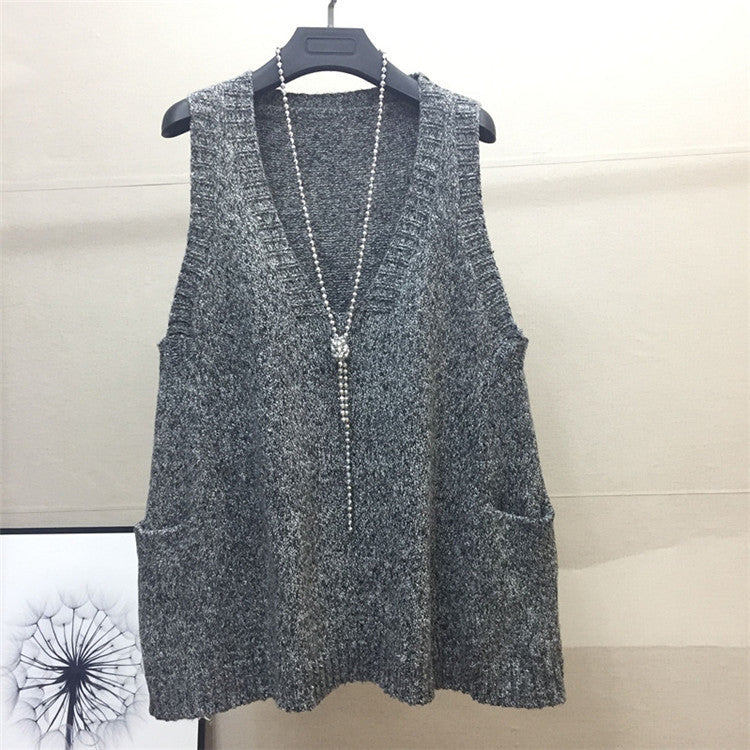 Women's V-neck knit top with side pockets NOVAE