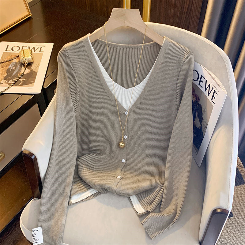 Women's casual cardigan with fine ribbing and deep V-neck NOVAE