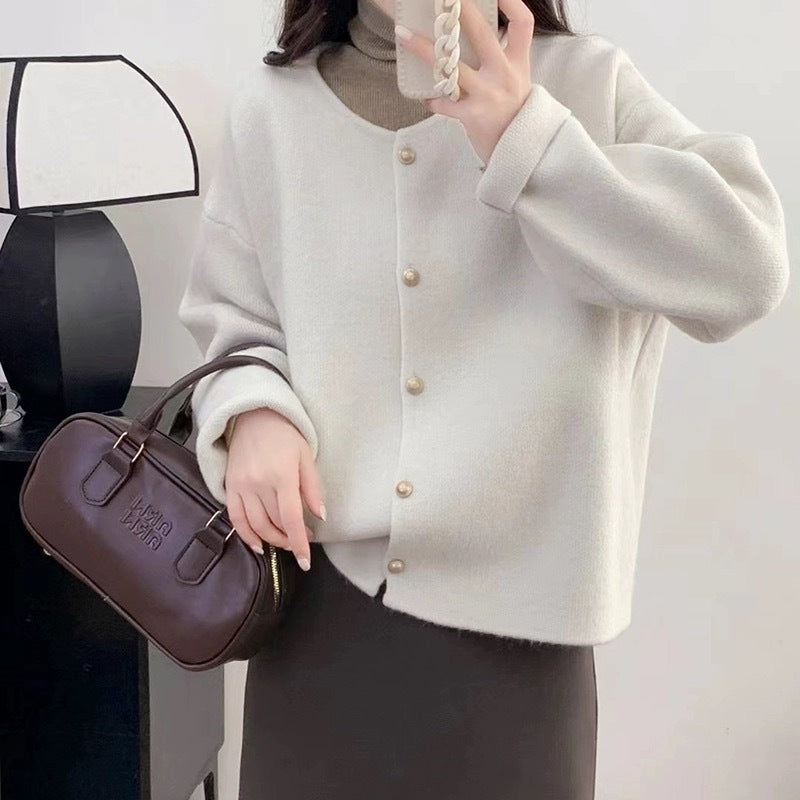 Women's chunky knit cardigan with elegant button placket and casual cut NOVAE