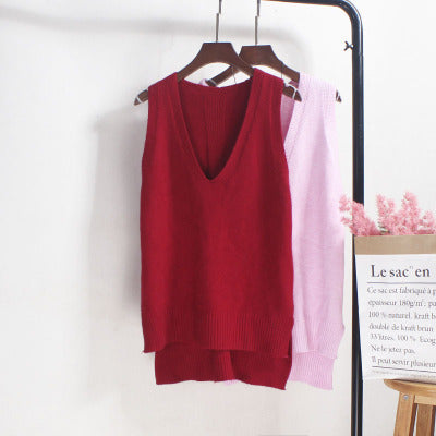 Women's sleeveless knit top with V-neck and fine knit texture NOVAE