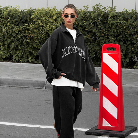 Women's comfortable oversized sweatshirt with high-quality zipper and casual cut NOVAE