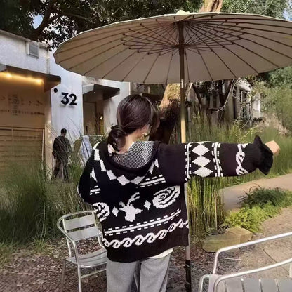 Women's fashionable cardigan with graphic pattern and hood NOVAE