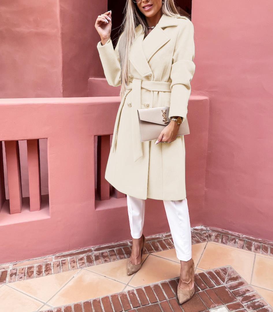 Women's elegant trench coat with tailored cut and practical pockets NOVAE