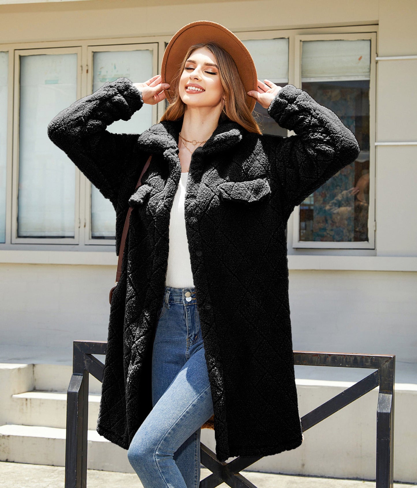 Women's Plush Oversized Coat with Large Pockets and Textured Design NOVAE