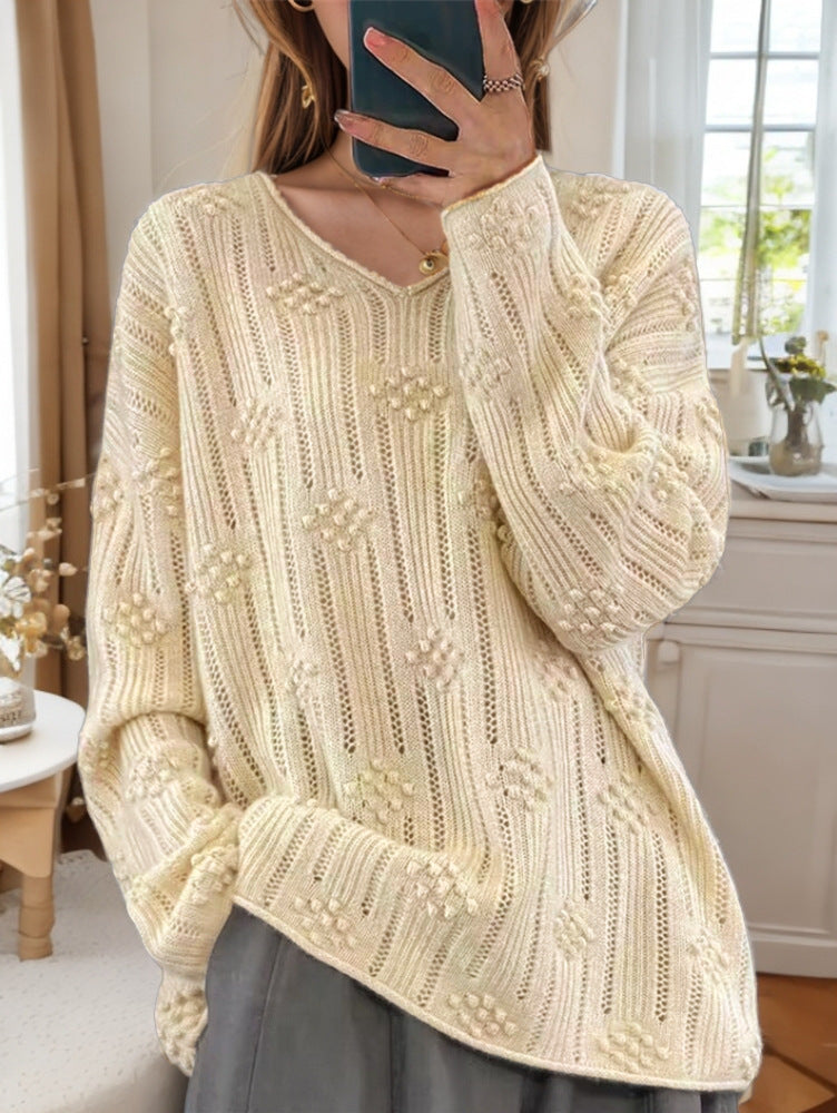 Women's knitted sweater with detailed pattern and V-neck NOVAE