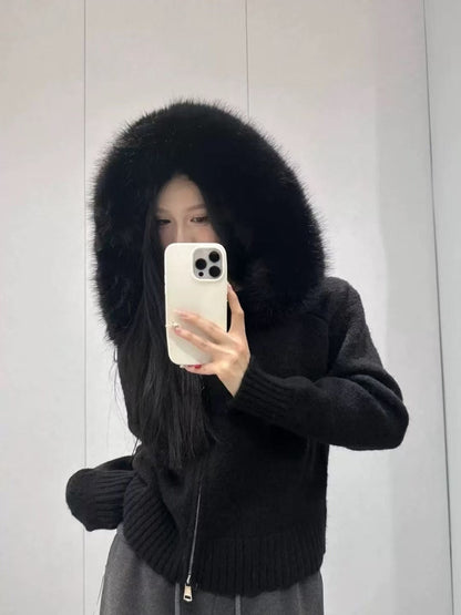 Women's cozy cardigan with luxurious fur collar and zipper NOVAE