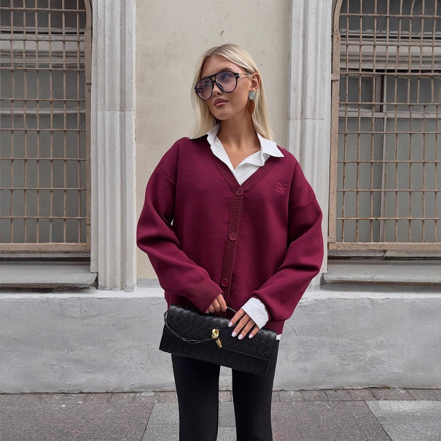 Women's oversized cardigan with elegant V-neck and comfortable button details NOVAE