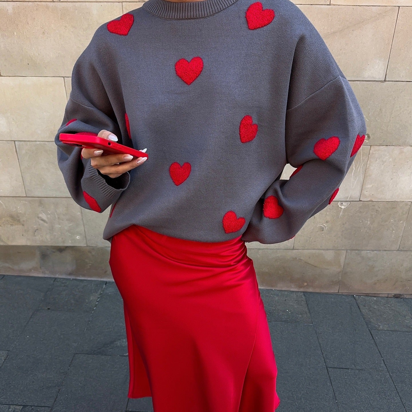 Women's sweater with heart appliqués and a relaxed fit NOVAE