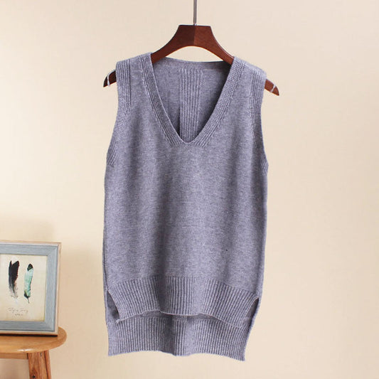 Women's sleeveless knit top with V-neck and fine knit texture NOVAE