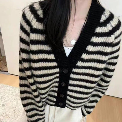 Women's striped cardigan with a wide fit and button details NOVAE