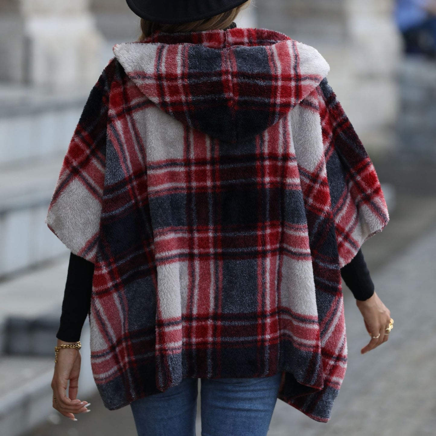 Women's plush plaid jacket with generous pockets and open design NOVAE