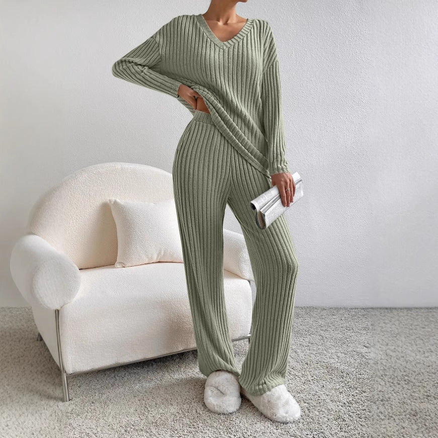 Women's cozy knit set with V-neck and wide-leg trousers NOVAE