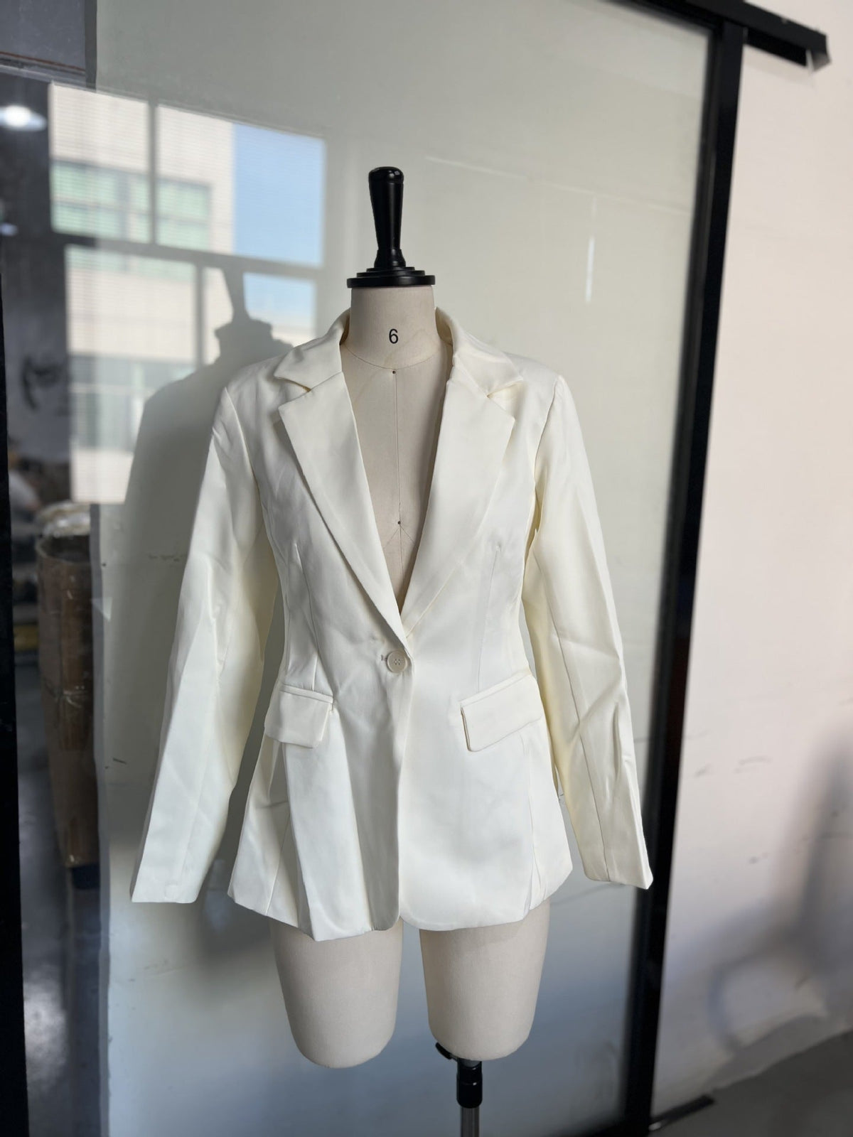 Women's Elegant Blazer with Dramatic V-Neck and Structured Sleeves NOVAE