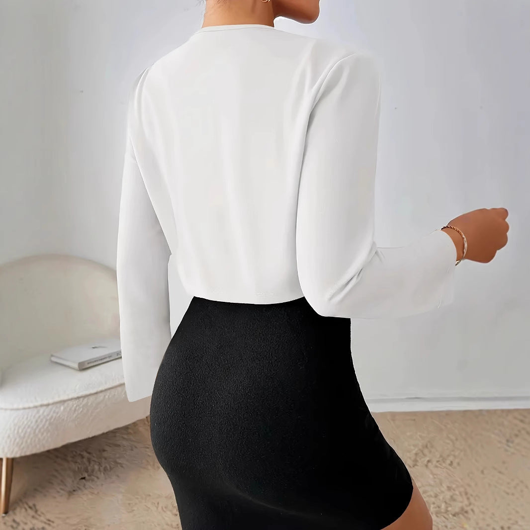 Women's elegant short jacket with a modern cut and sophisticated pleats NOVAE