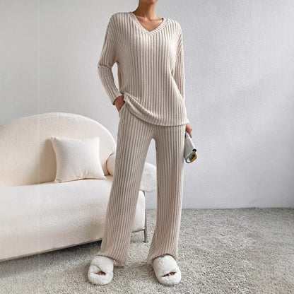 Women's cozy knit set with V-neck and wide-leg trousers NOVAE