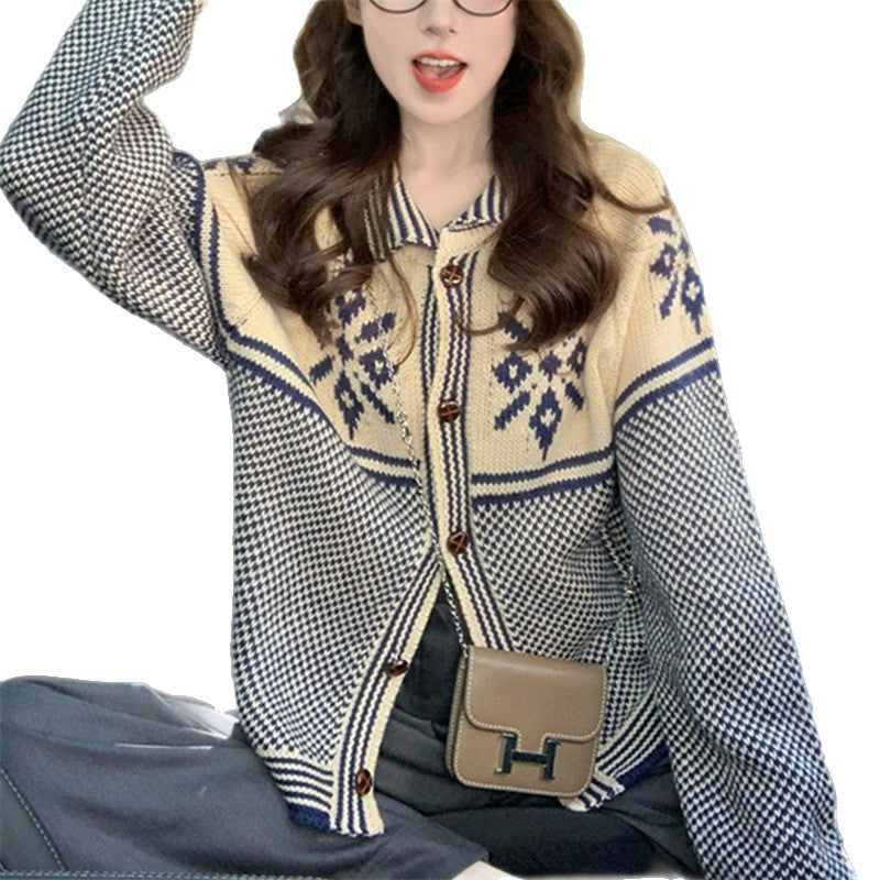 Women's cardigan with festive motif and practical pockets NOVAE