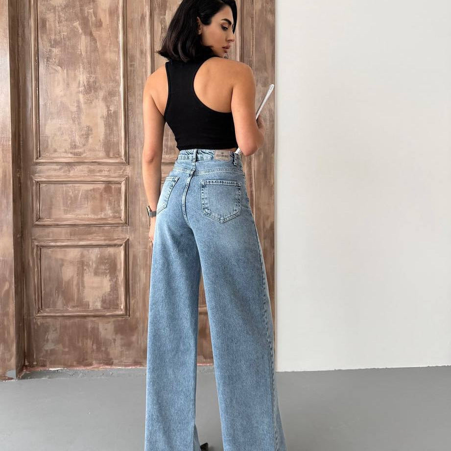 Women's cropped denim jacket with practical button closure and modern look NOVAE