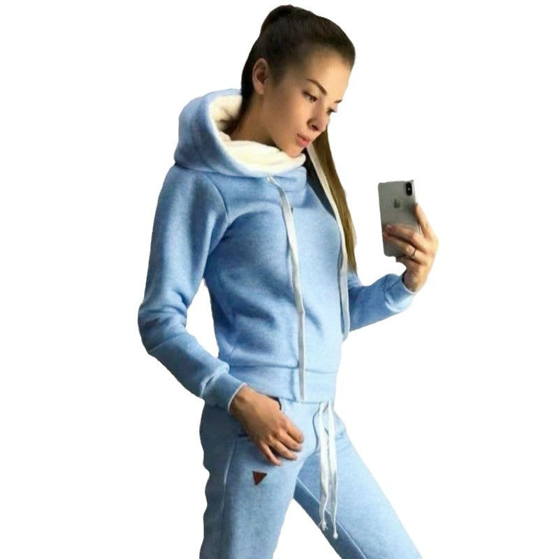 Women's sporty hoodie set with a comfortable fit and elasticated trousers NOVAE