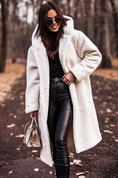 Women's teddy coat with a generous cut and practical pockets NOVAE