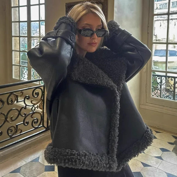 Women's faux fur jacket with stylish details and oversized cut NOVAE