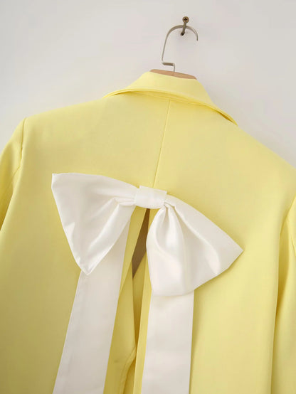 Women's blazer jacket with an elegant cut and practical pockets NOVAE