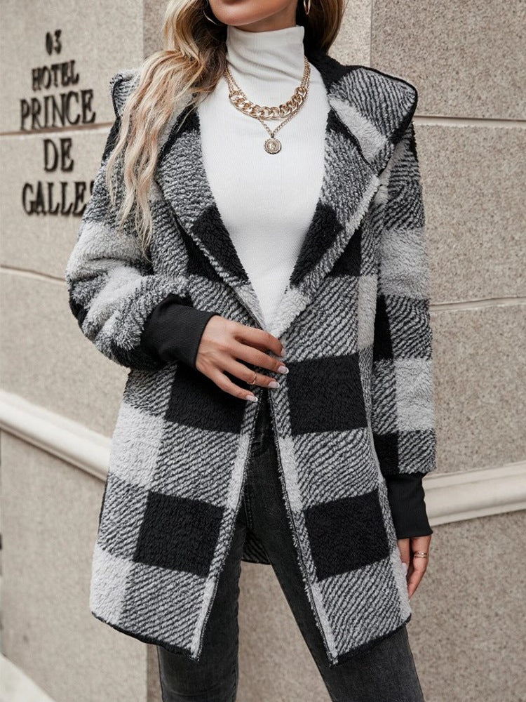 Women's cozy plaid jacket with soft material and relaxed fit NOVAE