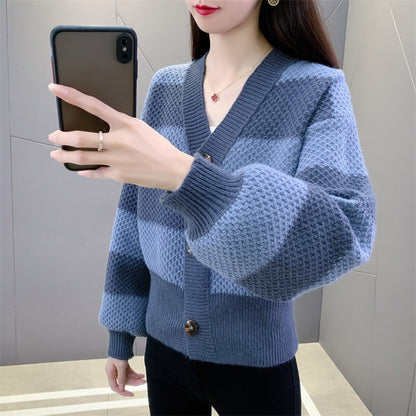 Women's fashionable cardigan with structured design and buttoned neckline NOVAE