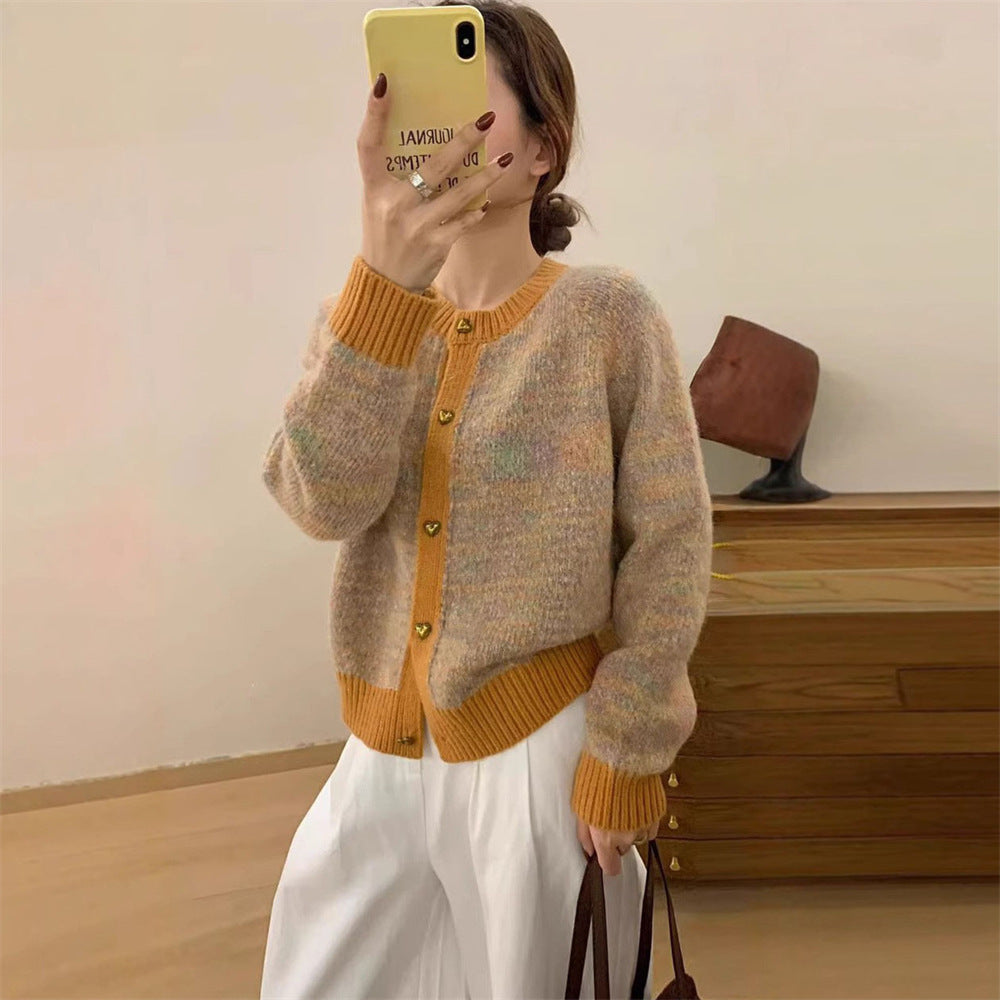 Women's cozy cardigan with heart buttons and contrasting ribbed details NOVAE