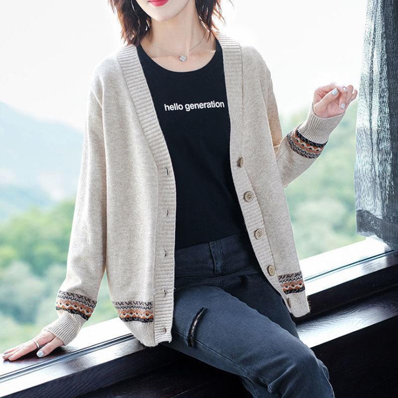 Women's cardigan with artistic embroidered details and button closure NOVAE