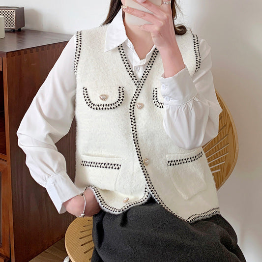 Women's cardigan with heart buttons and contrasting details NOVAE