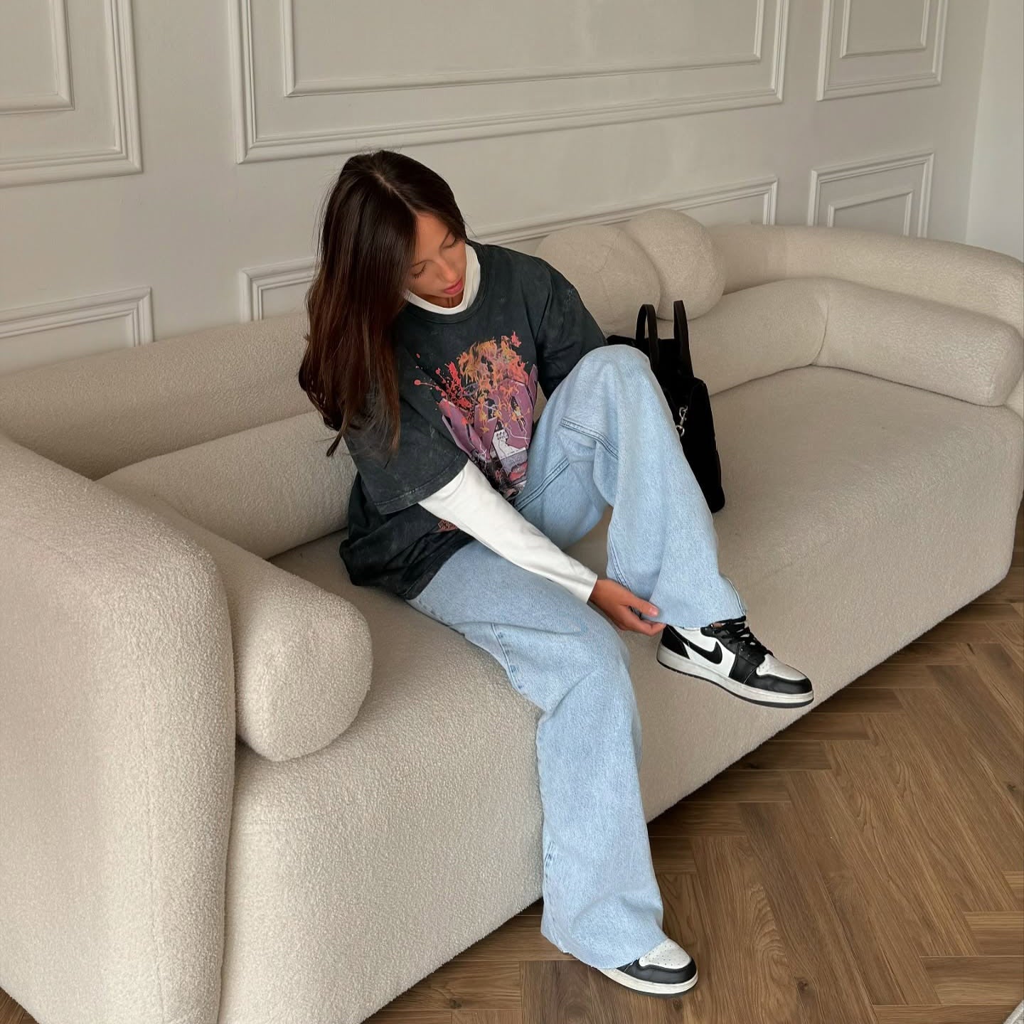 Women's comfortable oversized T-shirt with a casual cut and unique finish NOVAE