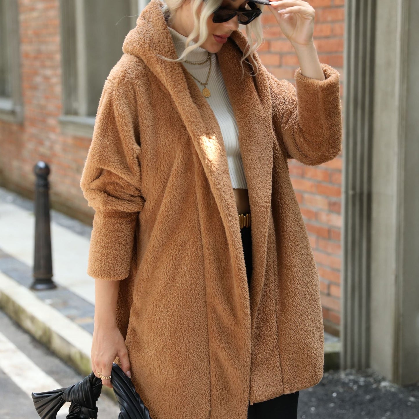 Women's Cozy Oversized Coat in Soft Plush with Large Collar NOVAE