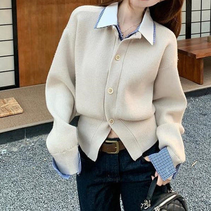 Women's cardigan with a classic cut and stylish button details NOVAE