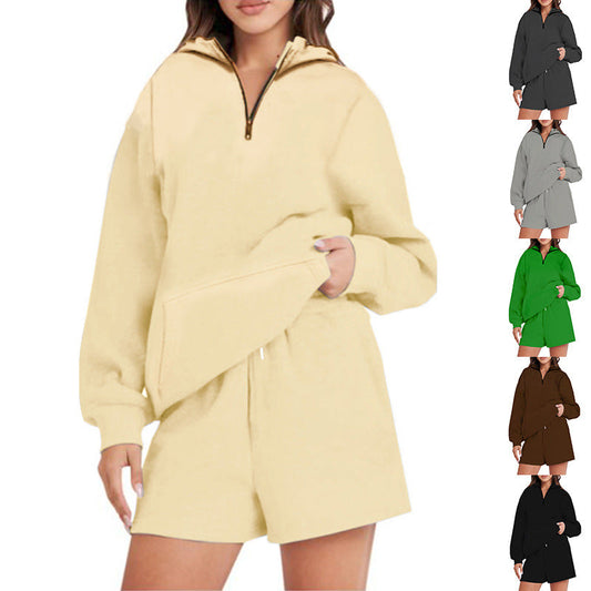 Women's casual short-cut hoodie with practical pockets NOVAE