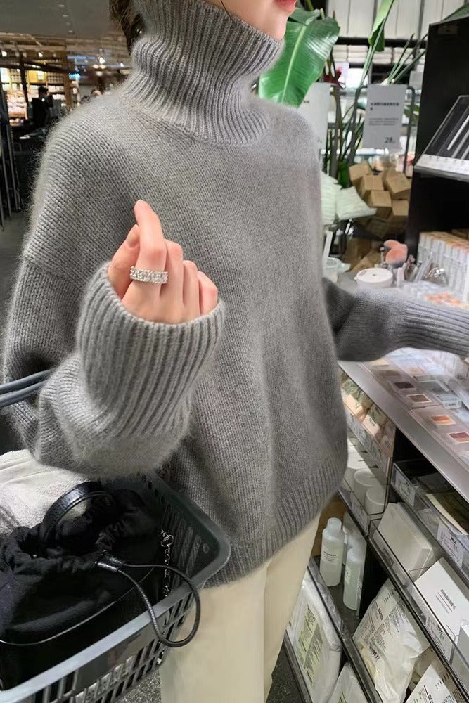 Women's Cozy Turtleneck Sweater made of High-Quality Knit NOVAE