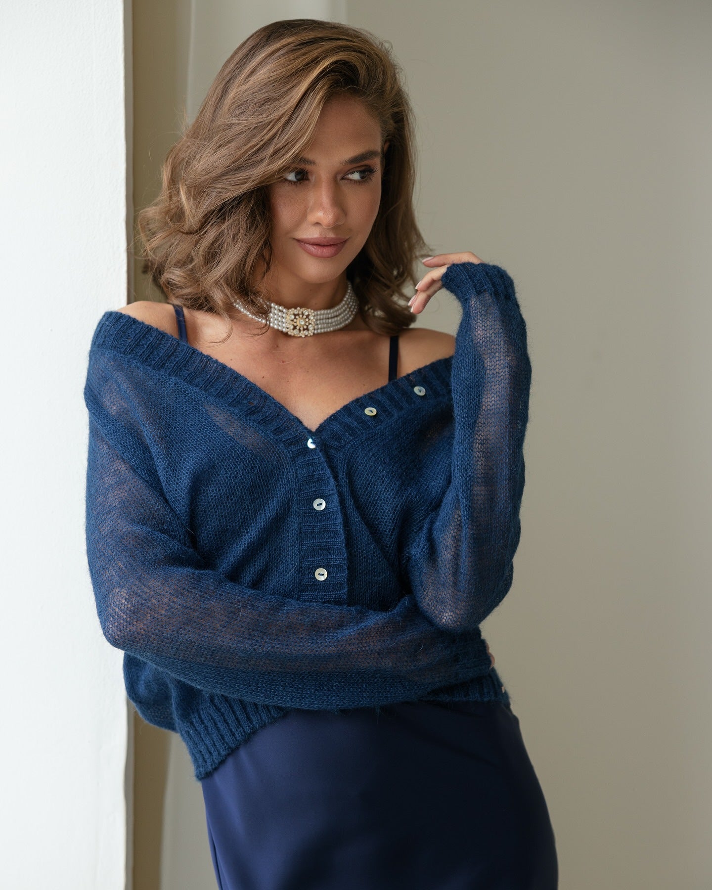 Women's cardigan with deep V-neck and practical pockets NOVAE