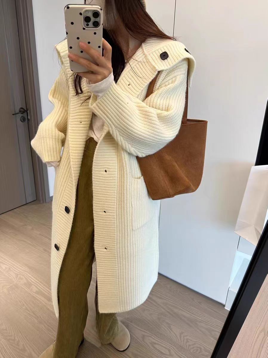 Women's chunky knit cardigan with a voluminous cut and decorative buttons NOVAE