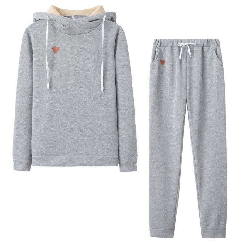 Women's sporty hoodie set with a comfortable fit and elasticated trousers NOVAE