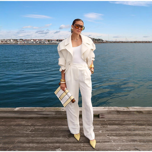 Women's fashionable short jacket with patch pockets and wide collar NOVAE