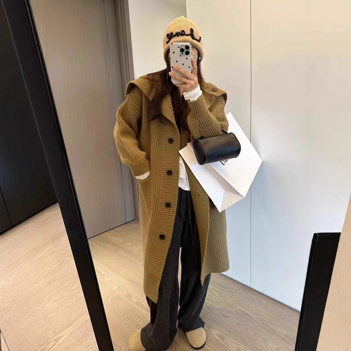 Women's chunky knit cardigan with a voluminous cut and decorative buttons NOVAE