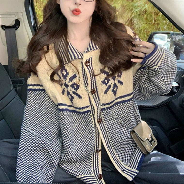 Women's cardigan with festive motif and practical pockets NOVAE