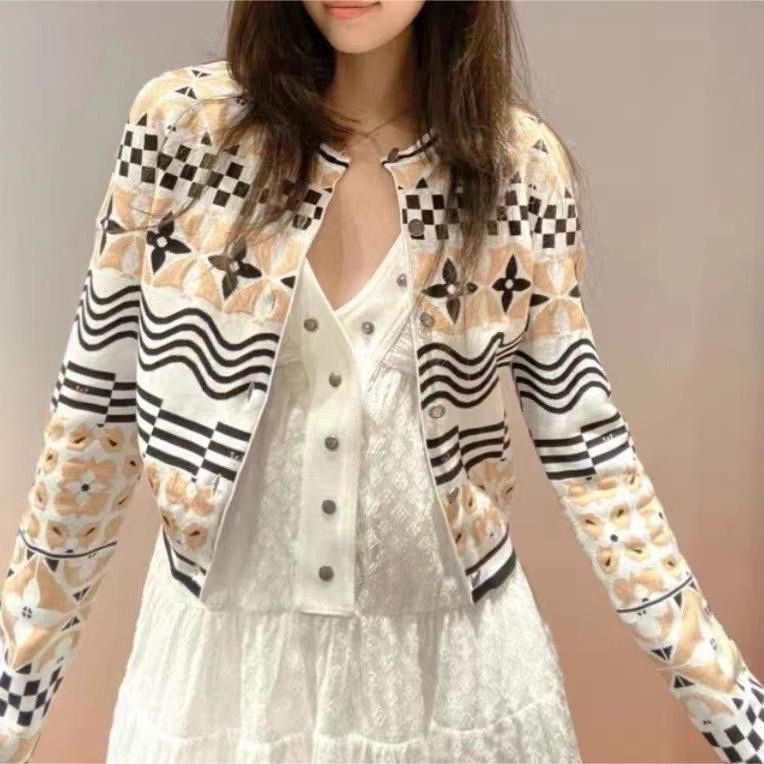 Women's fashionable short jacket NOVAE
