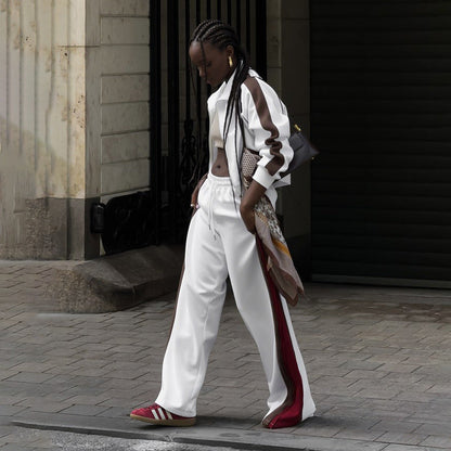 Women's sporty hooded jacket with a modern cut and contrasting details NOVAE