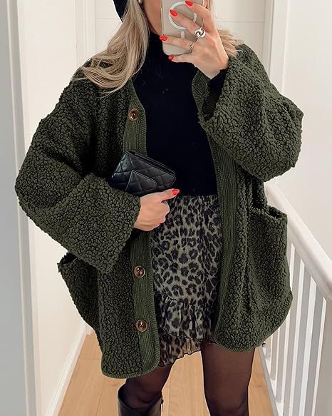 Women's cozy teddy jacket with color-coordinated collar NOVAE