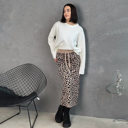 Women's midi skirt with leopard print and slit design NOVAE