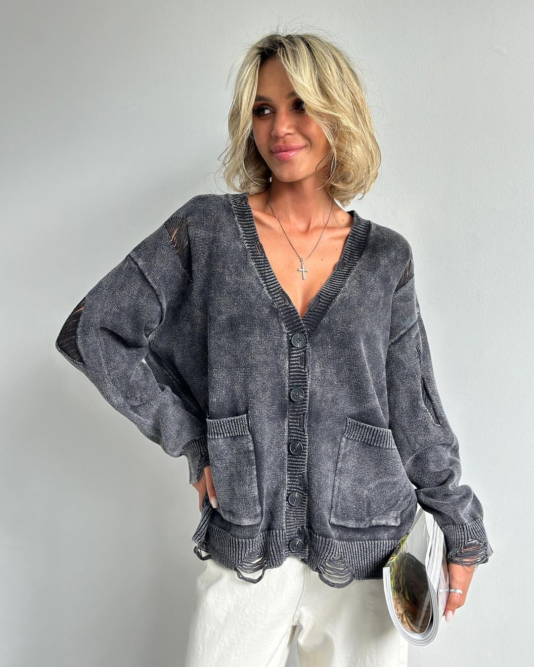 Women's casual oversized sweater with V-neck and pockets NOVAE