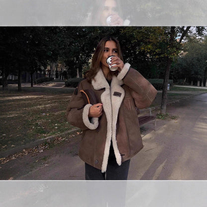 Women's casual leather jacket with faux fur-lined collar and button details NOVAE