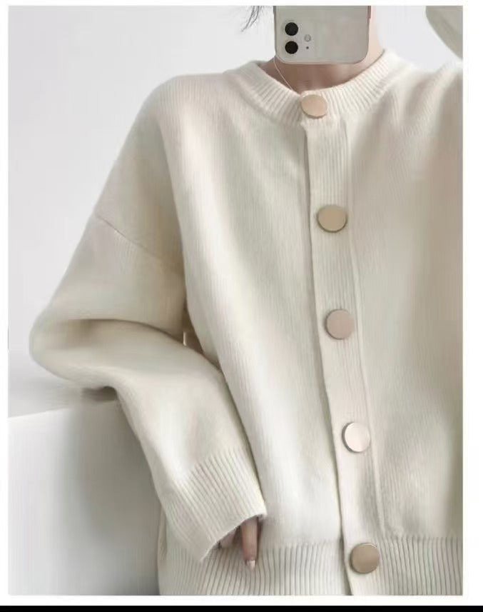 Women's cozy cardigan with large buttons and elegant design NOVAE