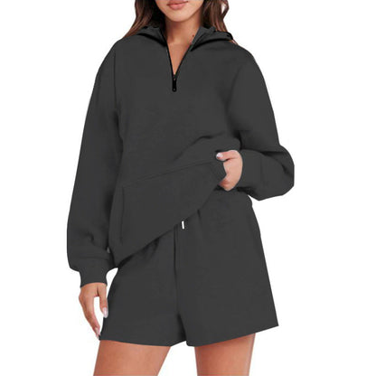 Women's casual short-cut hoodie with practical pockets NOVAE