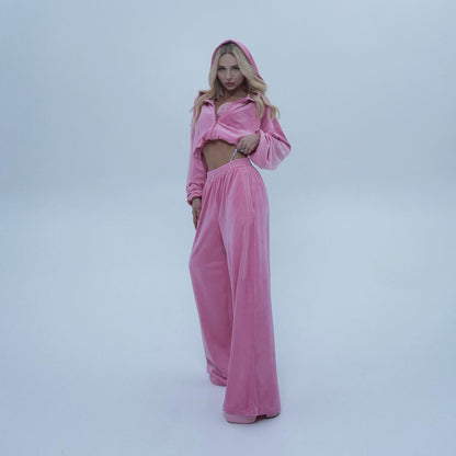 Women's sporty leisure outfit with cropped hoodie and wide-leg trousers NOVAE